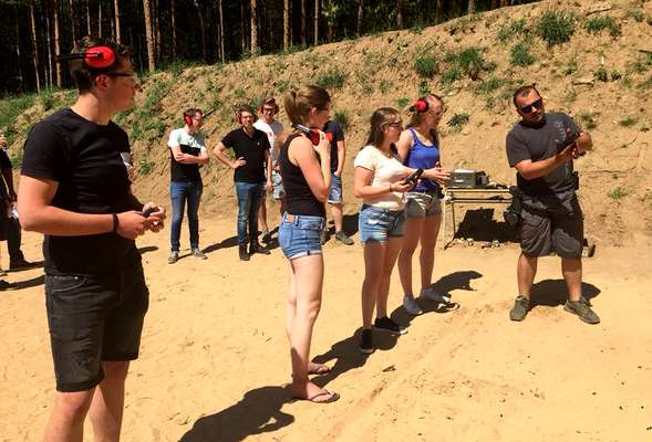 Briefing on the outdoor shooting range